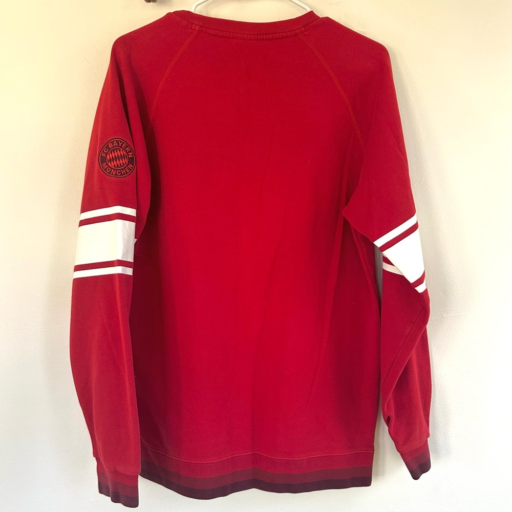 Adidas FC Bayern München FCB Red Sweatshirt w/ Logo Soccer Crewneck - Picture 10 of 10